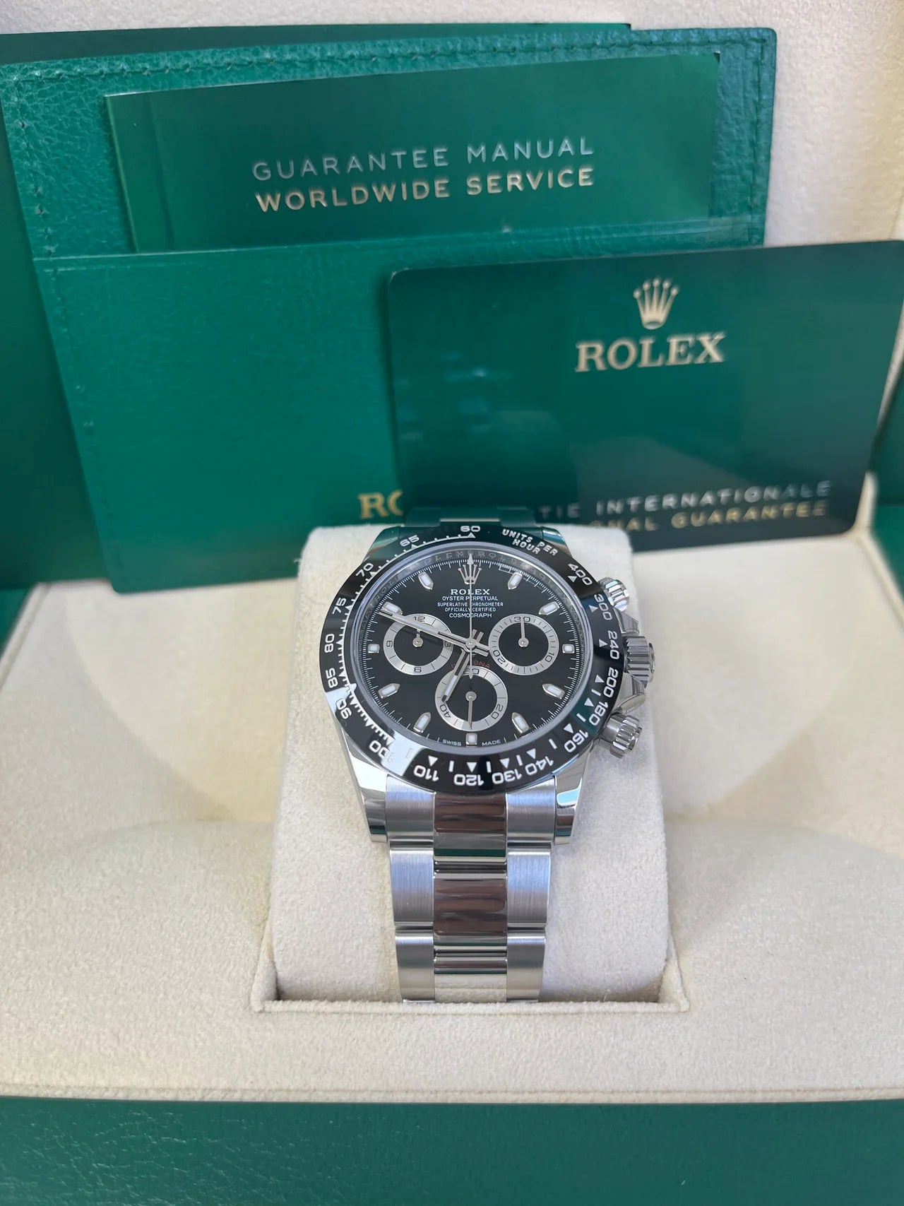 Rolex Cosmograph Daytona – Black Lacquer Dial – Ceramic Bezel – Oyster Bracelet (Ref. 116500LN)