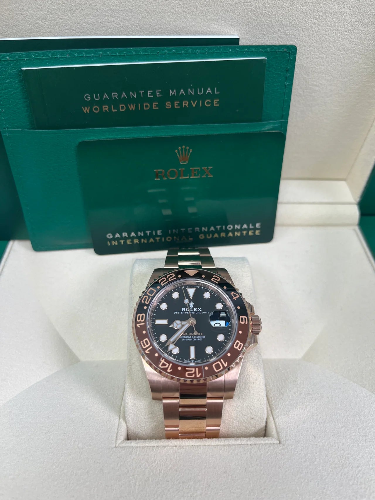 Rolex GMT-Master II “Rootbeer” – 18K Everose Gold – Black &amp; Brown Cerachrom Bezel – Oyster Bracelet (Ref. 126715CHNR)