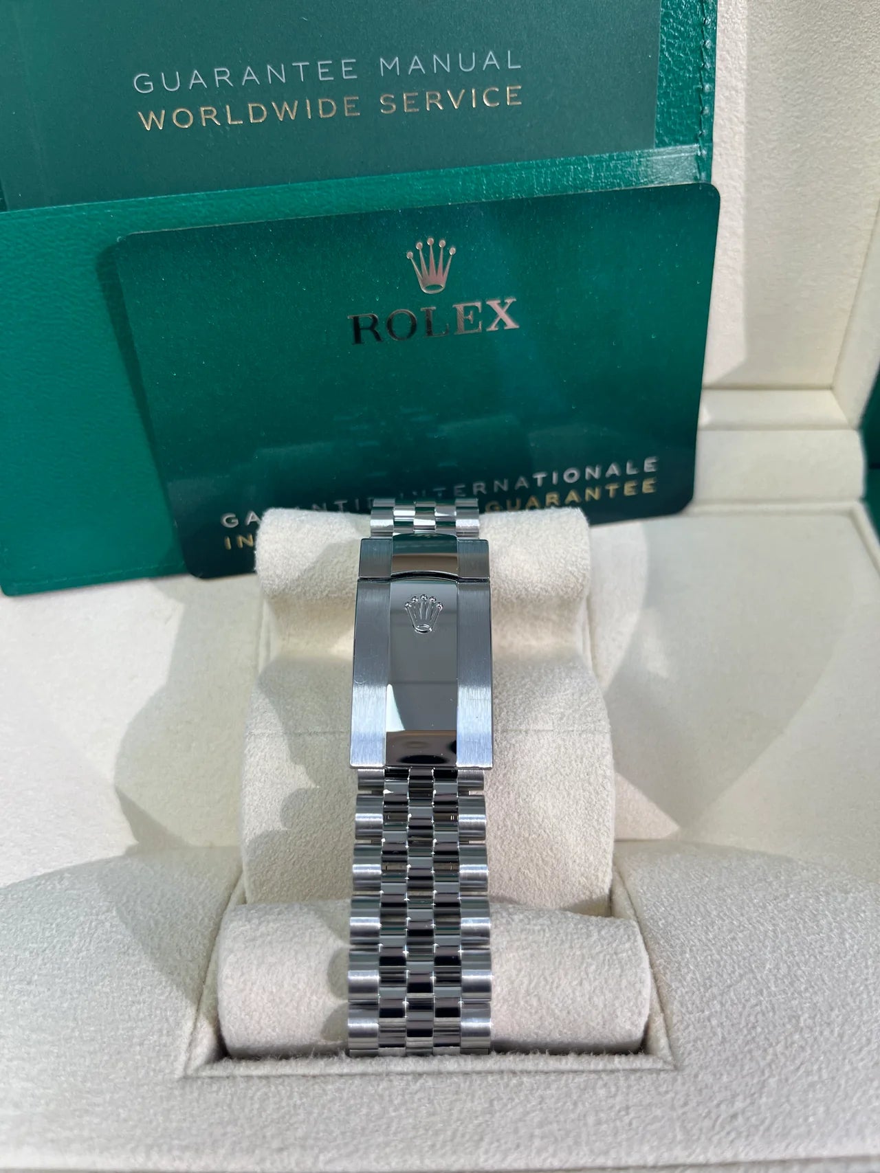Rolex Datejust 36 – Pink Roman Dial with Diamonds – Fluted Bezel – Jubilee Bracelet (Ref. 126234)