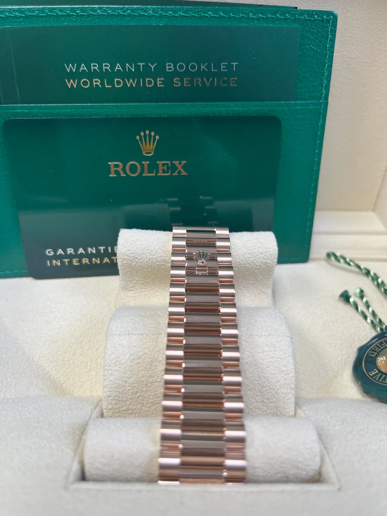 Rolex Day-Date 40 Everose Gold – Chocolate Roman Dial – Fluted Bezel (Ref. 228235)