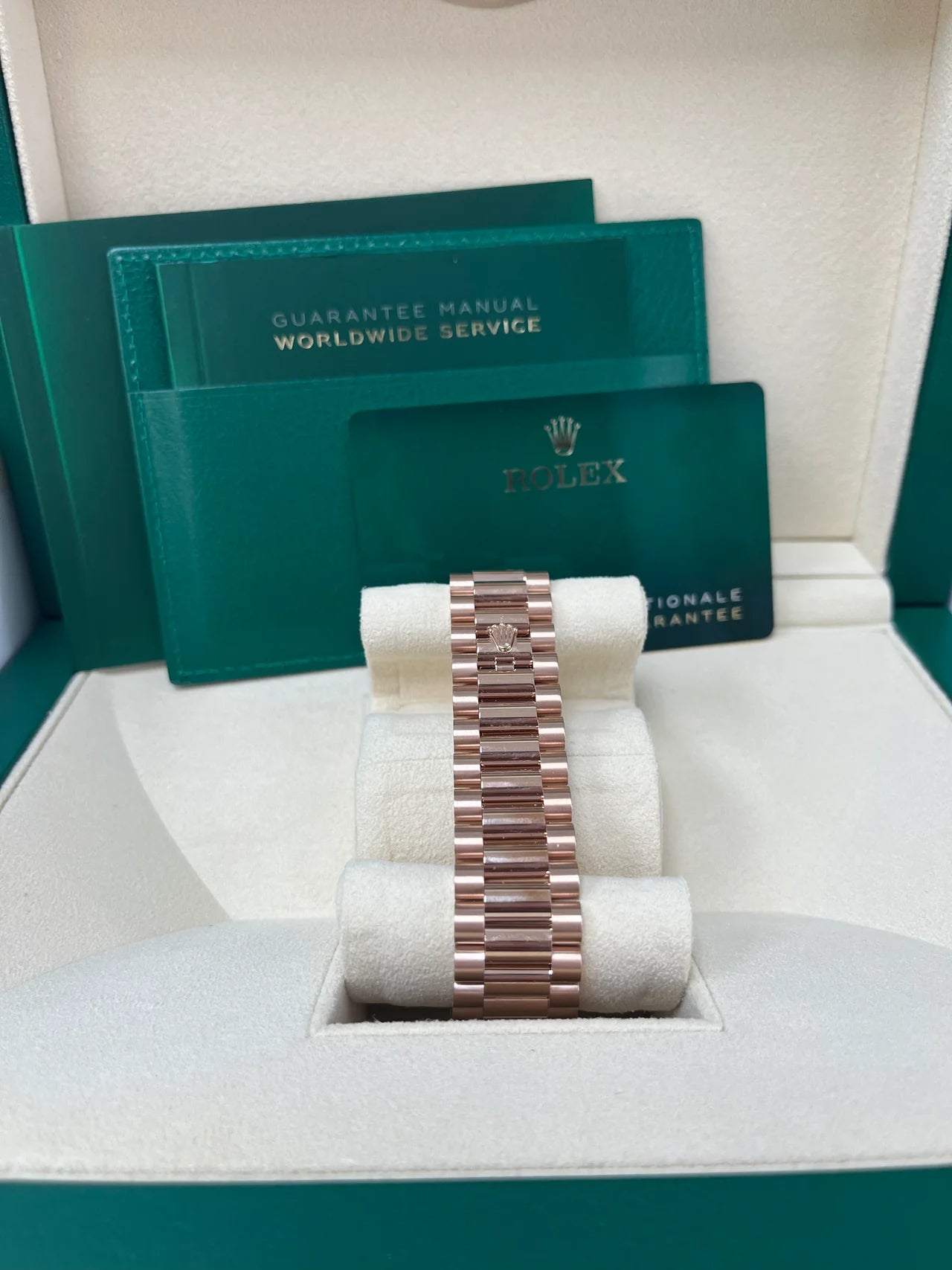 Rolex Day-Date 40 Rose Gold – Olive Green Roman Dial – Fluted Bezel (Ref. 228235)