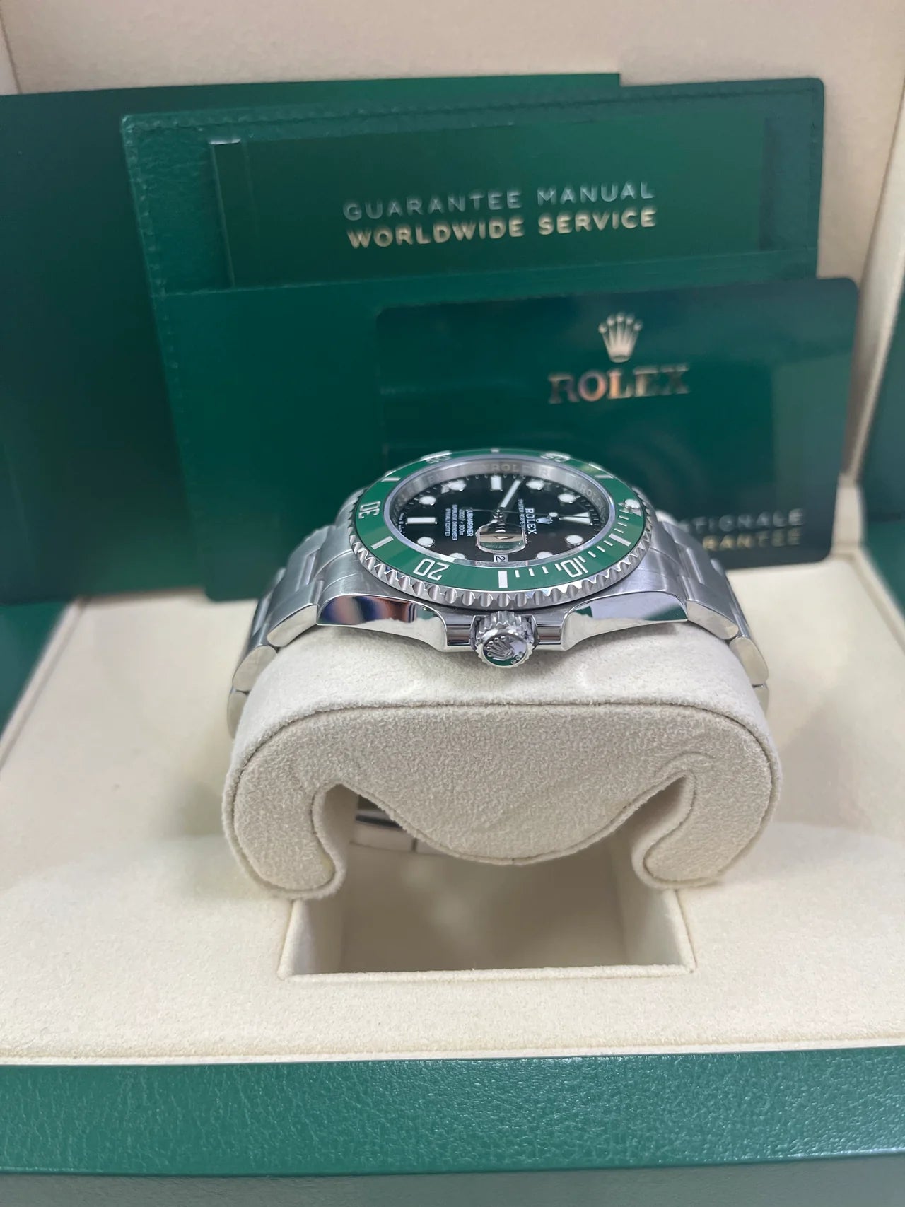 Rolex Submariner Date 41 – “Starbucks” / “Kermit” – Green Ceramic Bezel – Oyster Bracelet (Ref. 126610LV)