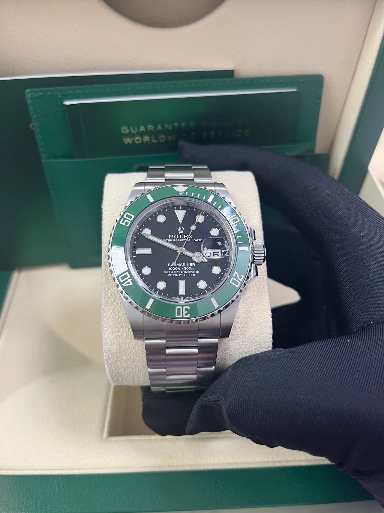 Rolex Submariner Date 41 – “Starbucks” / “Kermit” – Green Ceramic Bezel – Oyster Bracelet (Ref. 126610LV)