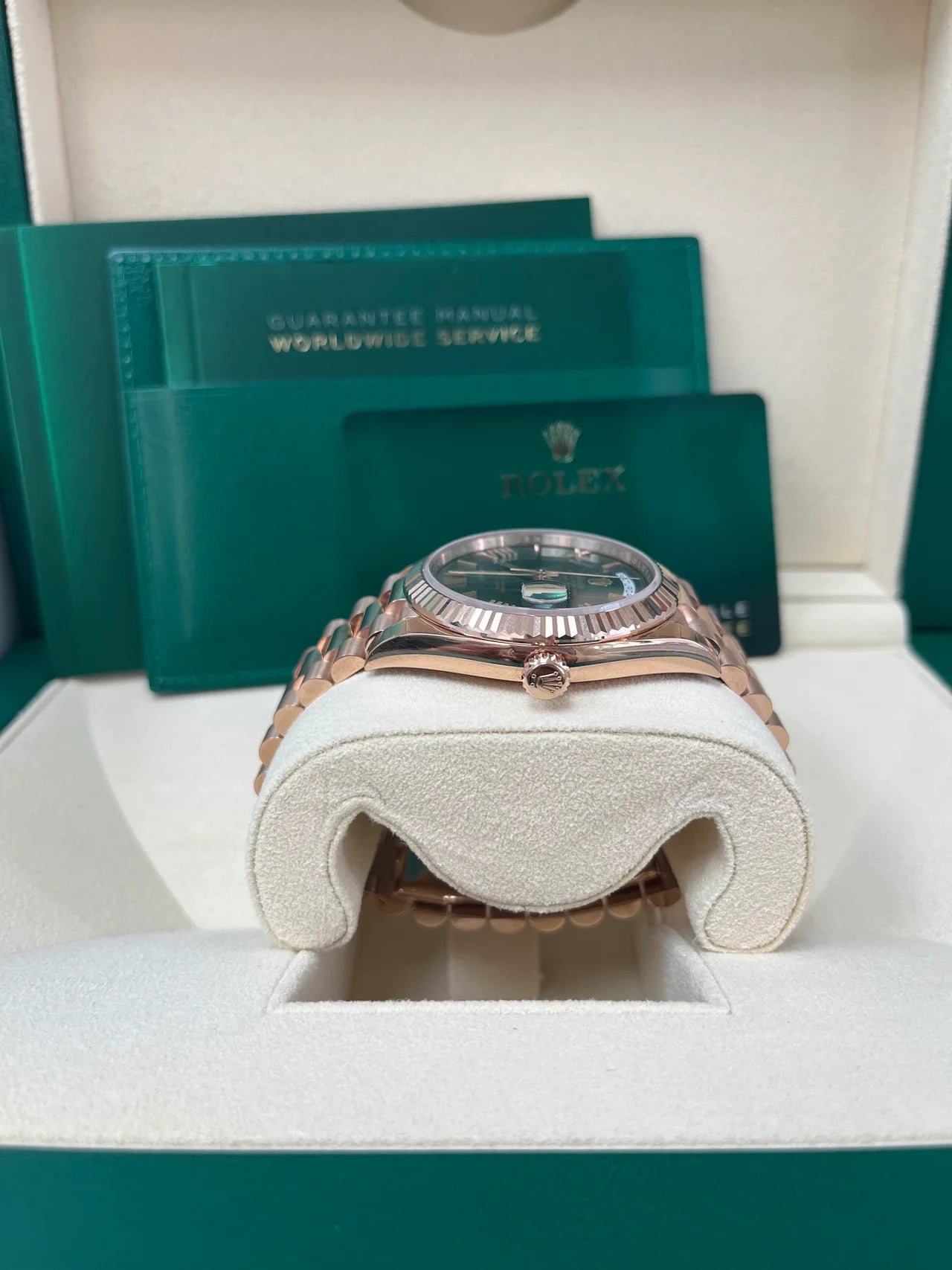 Rolex Day-Date 40 Rose Gold – Olive Green Roman Dial – Fluted Bezel (Ref. 228235)