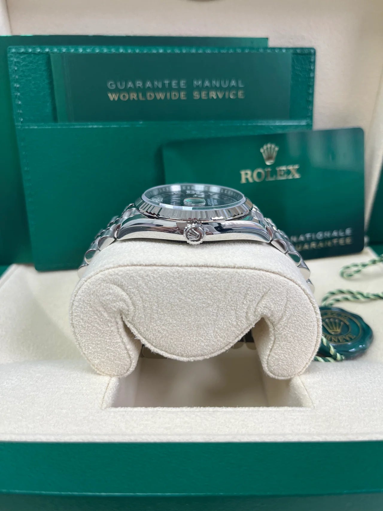 Rolex Datejust 36 – Aubergine Roman Dial with Diamonds – Fluted Bezel – Jubilee Bracelet (Ref. 126234)