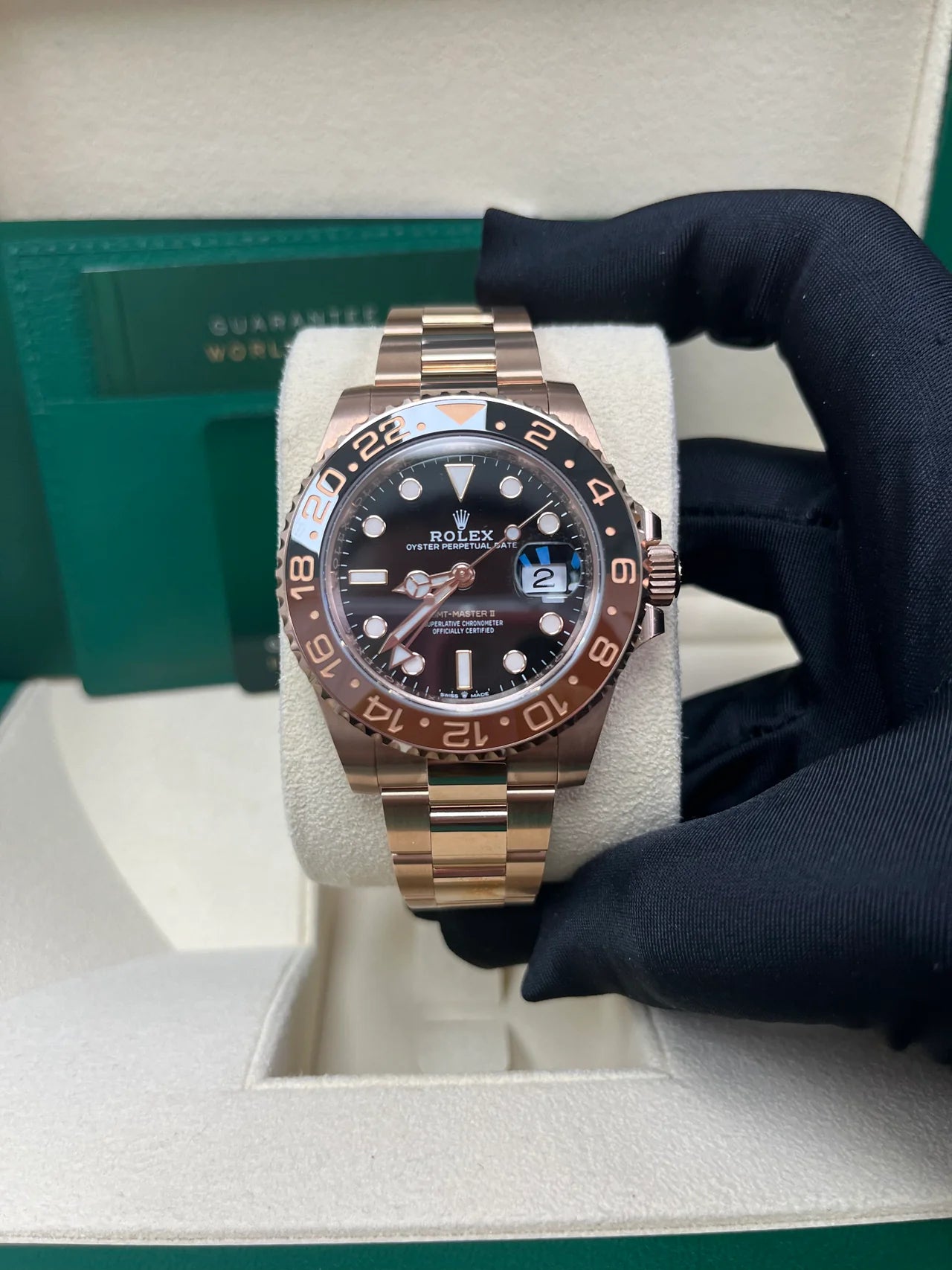 Rolex GMT-Master II “Rootbeer” – 18K Everose Gold – Black &amp; Brown Cerachrom Bezel – Oyster Bracelet (Ref. 126715CHNR)