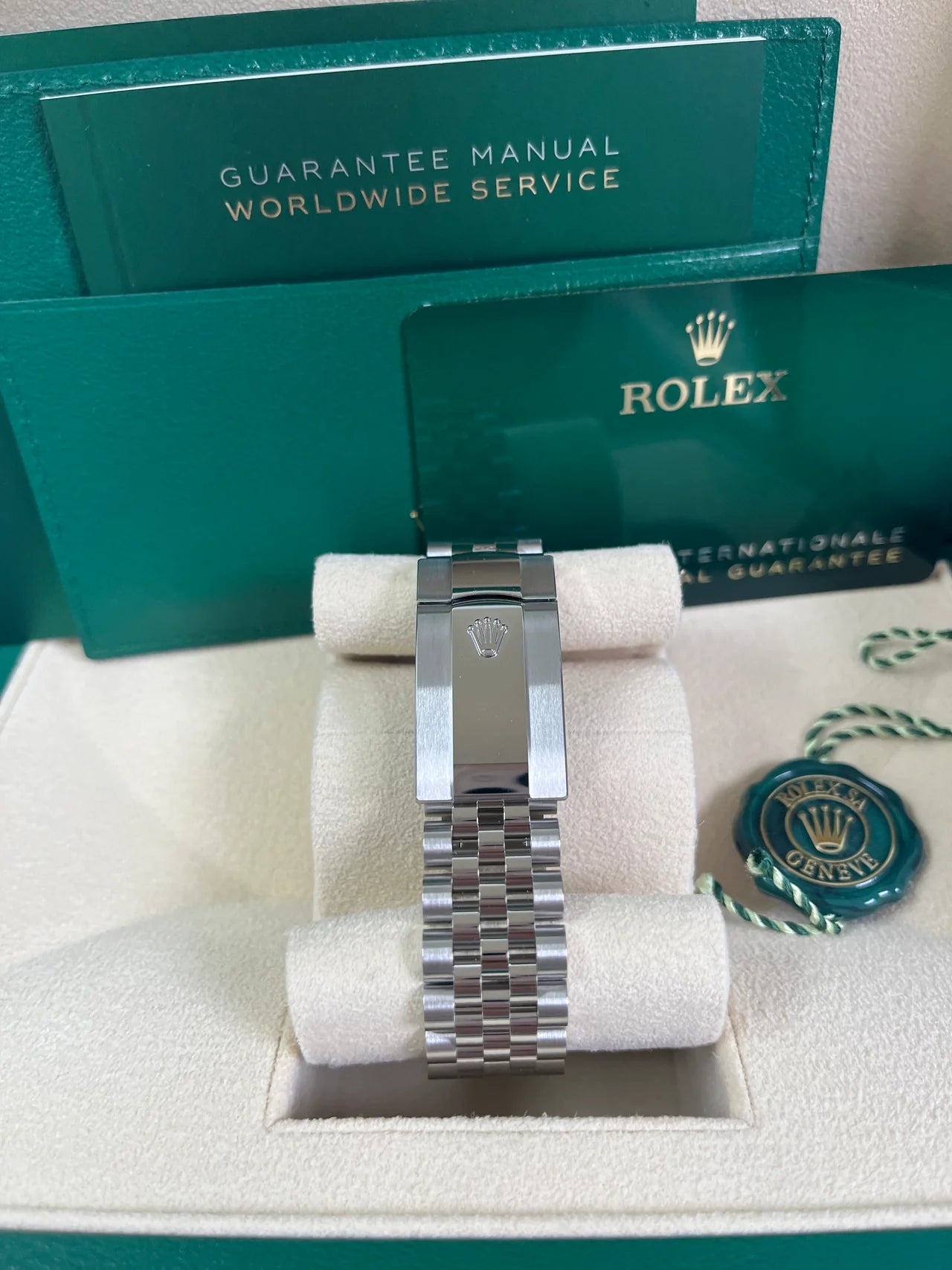 Rolex Datejust 36 – Aubergine Roman Dial with Diamonds – Fluted Bezel – Jubilee Bracelet (Ref. 126234)