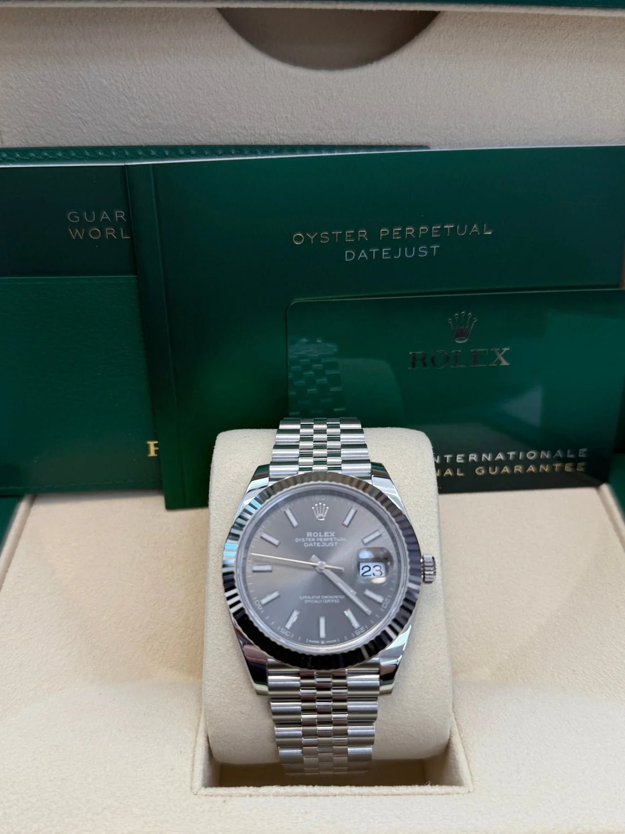 Rolex Datejust 41 – Dark Rhodium Index Dial – Fluted Bezel – Jubilee Bracelet (Ref. 126334)