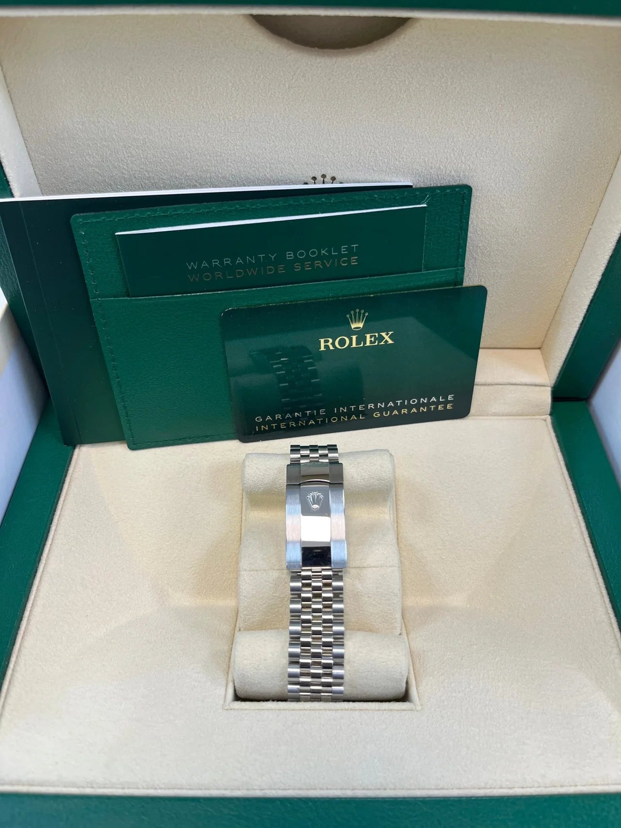 Rolex Datejust 41 – Silver Index Dial – Fluted Bezel – Jubilee Bracelet (Ref. 126334)